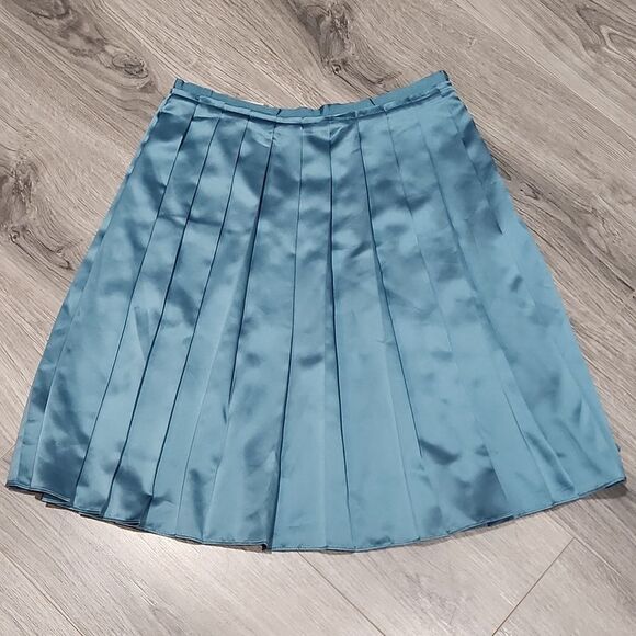 NWT Old Navy Teal Satin Pleated Mini Skirt - Picture 1 of 5